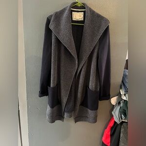 Women's Gray and Black Cardigan